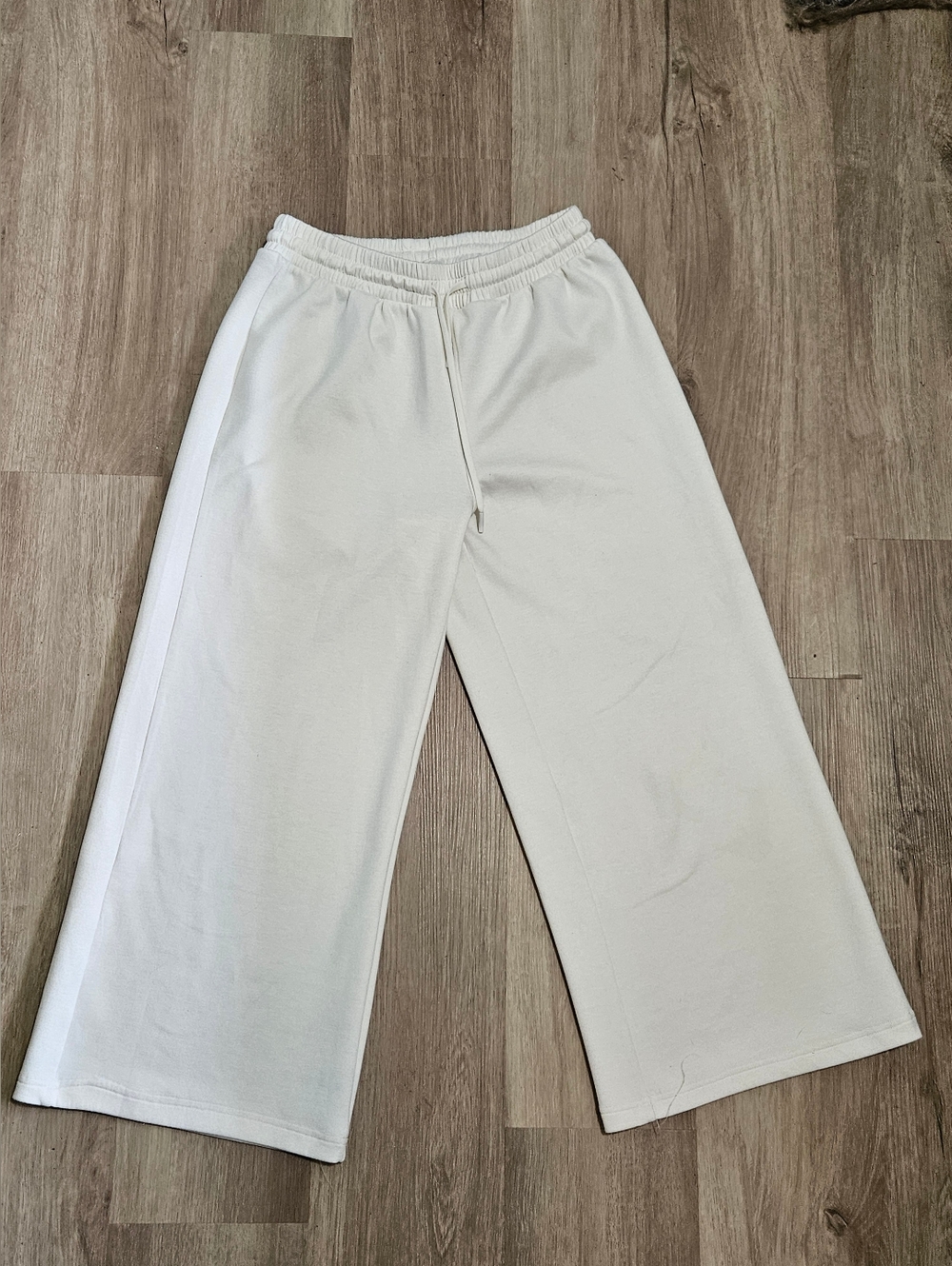 Yogalicious Cream Scuba Lanston Wide Leg Pant - Large